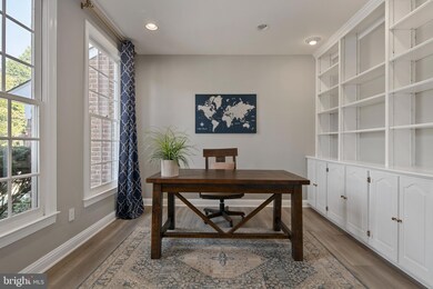 5507 Hamlet Hill Ct, Fairfax, VA 22030 - photo 4