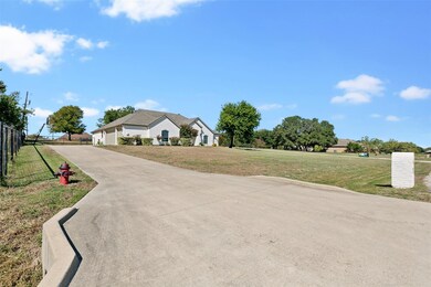 112 Churchill Cir, Weatherford, TX 76085 - photo 4