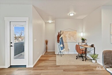 521 N Lucy Ln, Nampa, ID 83687 - photo 4