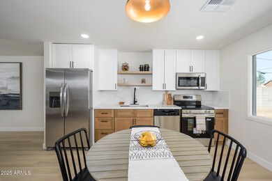 1116 E Almeria Rd, Phoenix, AZ 85006 - photo 7