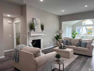 8289 Grande Lake Cir, Temperance, MI 48182 - photo 4