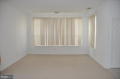 33 Greenbrook Dr, Columbus, NJ 08022 - photo 3