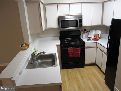 6422 Bayberry Ct, Elkridge, MD 21075 - photo 5