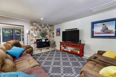 275 Mogollon_Living room_