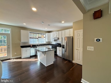 15656 Avocet Loop, Woodbridge, VA 22191 - photo 6