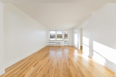 525 Ocean Pkwy unit 5K, Brooklyn, NY 11218 - photo 2