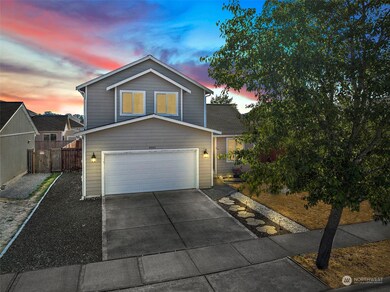 9985 Greenleaf Loop SE, Yelm, WA 98597 - photo 5