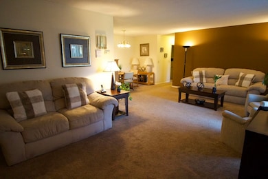 4700 N Main St unit 1B, Fall River, MA 02720 - photo 2