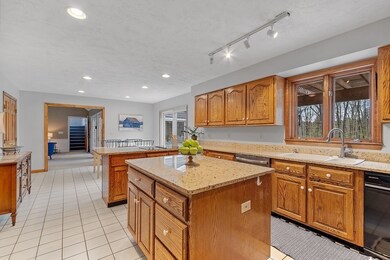 24 Willis Holden Dr, Acton, MA 01720 - photo 3