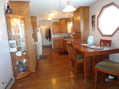 Kitchen & Dining Room<|><|>