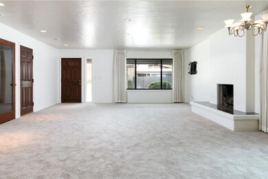 4408 Catlin Cir-007-024-Living Room-MLS_