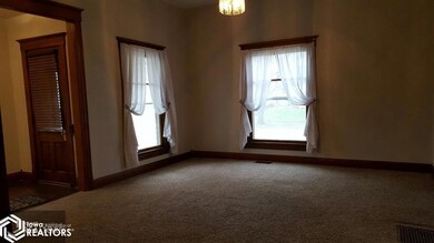 311 S Dekalb St, Corydon, IA 50060 - photo 3