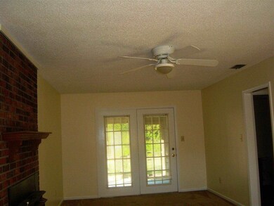 2466 Northwoods Dr, Jacksonville, NC 28540 - photo 3