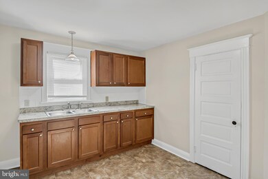 45 N 10th St unit 1, Lemoyne, PA 17043 - photo 3