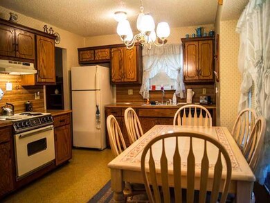 Kitchen. Morning coffee or evening meals, enjoy bo