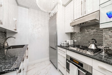 unlisted-address, Midtown Central, NY 10022 - photo 7