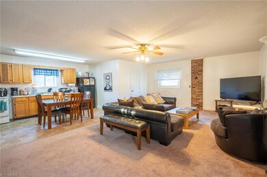 1019 Salmons Dr, Asheboro, NC 27205 - photo 4