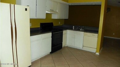 7814 Aquarius Cir S, Jacksonville, FL 32216 - photo 4