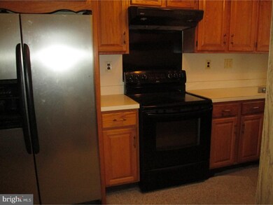 604 Andover Rd, Upper Darby, PA 19082 - photo 7