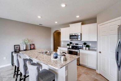 CALI-small-006-6-Kitchen-666x444-72dpi