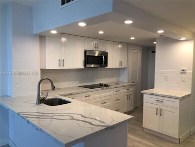 905 Brickell Bay Dr unit 1126, Miami, FL 33131 - photo 2