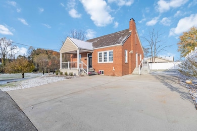 321 W 6th St, London, KY 40741 - photo 2