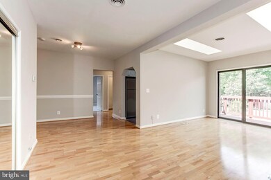 203 Skyhill Rd unit 10, Alexandria, VA 22314 - photo 7