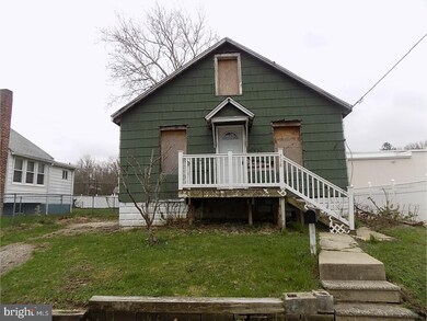 738 Iszard Rd, Woodbury, NJ 08096 - photo 2