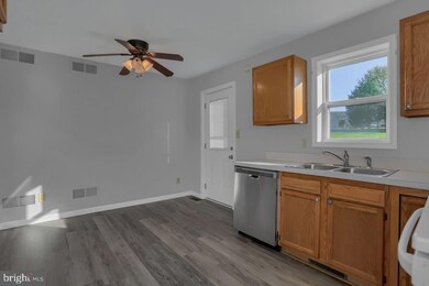 2658 Tattoo Dr, Chambersburg, PA 17202 - photo 6