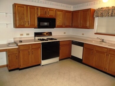869 Golf Course Rd unit 2, Crystal Lake, IL 60014 - photo 5