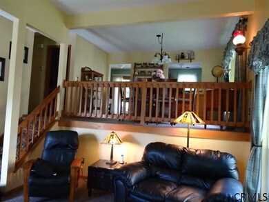 27 Stratton Cir, Troy, NY 12182 - photo 4