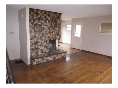 304 Pineview Dr, Columbus, OH 43213 - photo 2