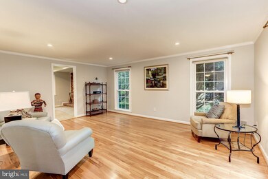 8826 Cold Spring Rd, Potomac, MD 20854 - photo 4