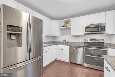 9223 Burke Rd, Burke, VA 22015 - photo 6