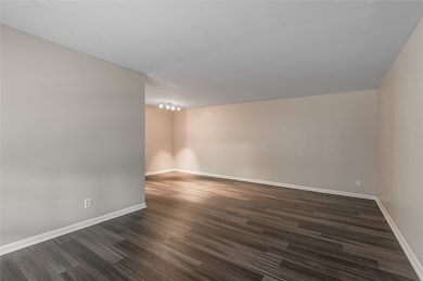 818 University Ave unit 8, Huntsville, TX 77320 - photo 2