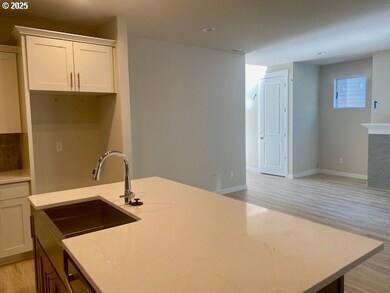 330 W 19th St, Lafayette, OR 97127 - photo 4