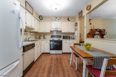 1 Gerald Ct, Lebanon, NJ 08833 - photo 4