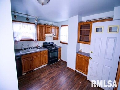 1711 Iowa St, Davenport, IA 52803 - photo 6