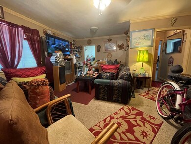 1 Bedroom Apt. Living Room/Dining Room