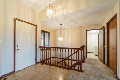 2719 Lancelot Ln NW, Cedar Rapids, IA 52405 - photo 3