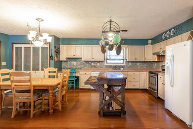 217 Smith Oak Lane-8