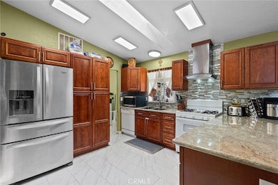 36200 Paradise Ranch Rd unit 1, Castaic, CA 91384 - photo 7