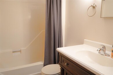 T7 Grandview Dr unit T7, South Burlington, VT 05403 - photo 6