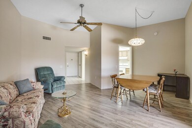 11002 W Topaz Dr, Sun City, AZ 85351 - photo 6