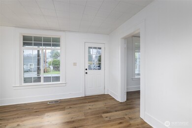 1016 E Orange Ave, Burlington, WA 98233 - photo 5