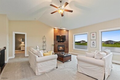 9518 Rushbrook Dr, Johnston, IA 50131 - photo 2