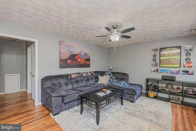 954 Kinwat Ave, Essex, MD 21221 - photo 6