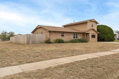 341 SW 71st St, Lawton, OK 73505 - photo 3