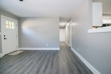 2326 Dawnshire Dr, Columbus, IN 47203 - photo 5