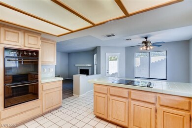 9620 Blowing Sand Cir, Las Vegas, NV 89117 - photo 7